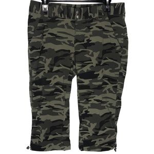 Women’s Columbia Camouflage Capri Pants Size 8